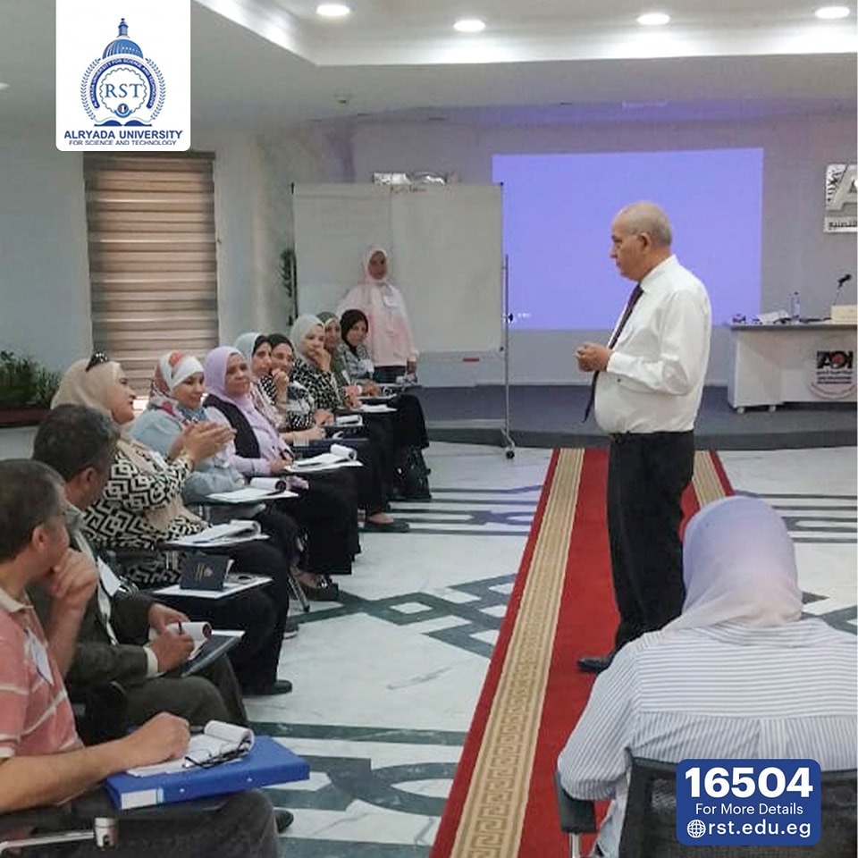 الأستاذ الدكتور/ رضا حجازي يلقي محاضرة في الدورة التدريبية لقيادات الهيئة العربية للتصنيع